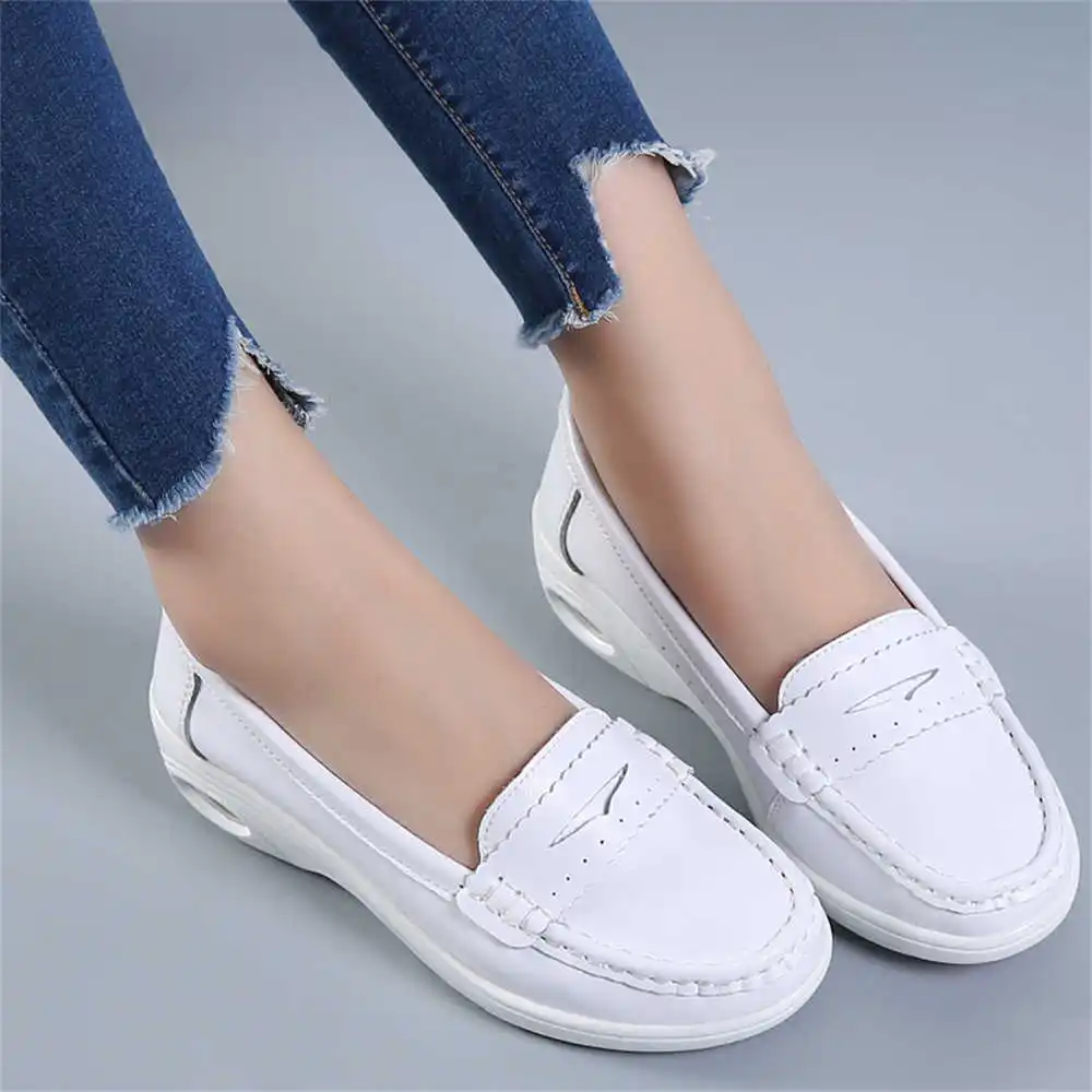 Thick Sole Slipon White Traine - đánh giá và giá Men'S Best Sneakers For Formal Wear