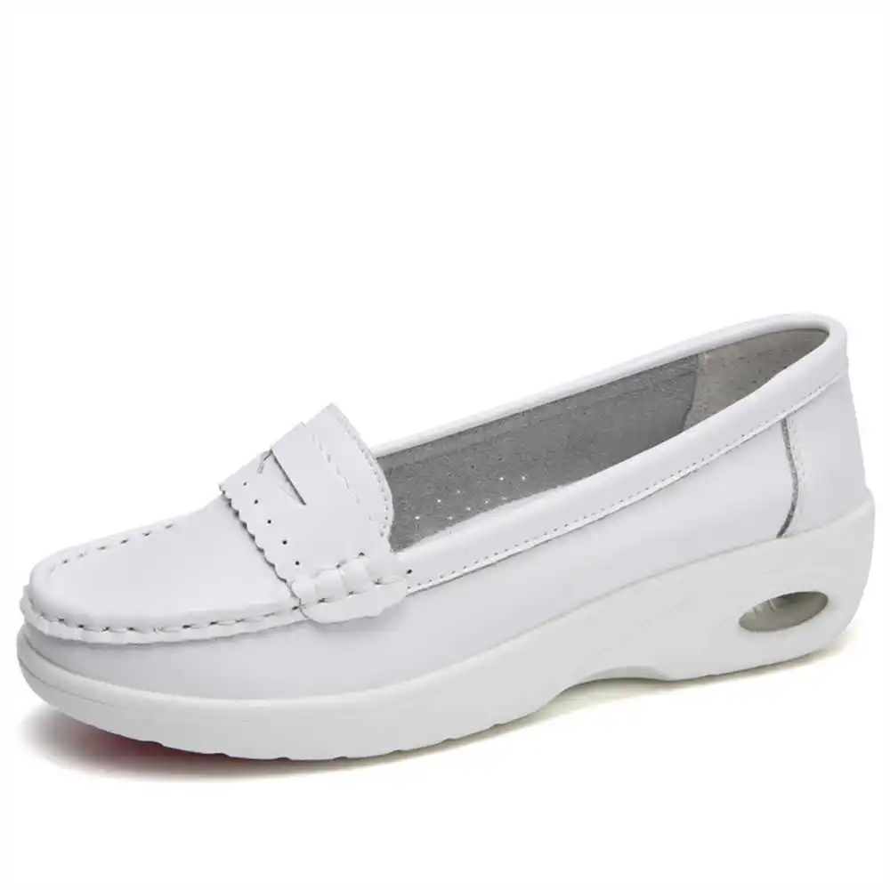 Thick Sole Slipon White Traine - đánh giá và giá Men'S Best Sneakers For Formal Wear
