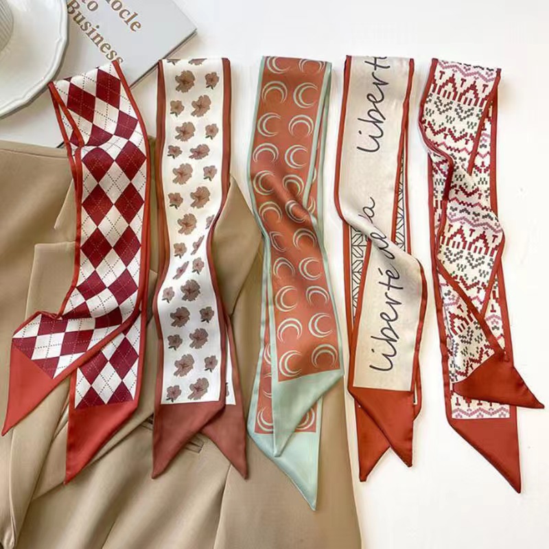 White and tender light-colored - đánh giá và giá Silk Tie Woven
