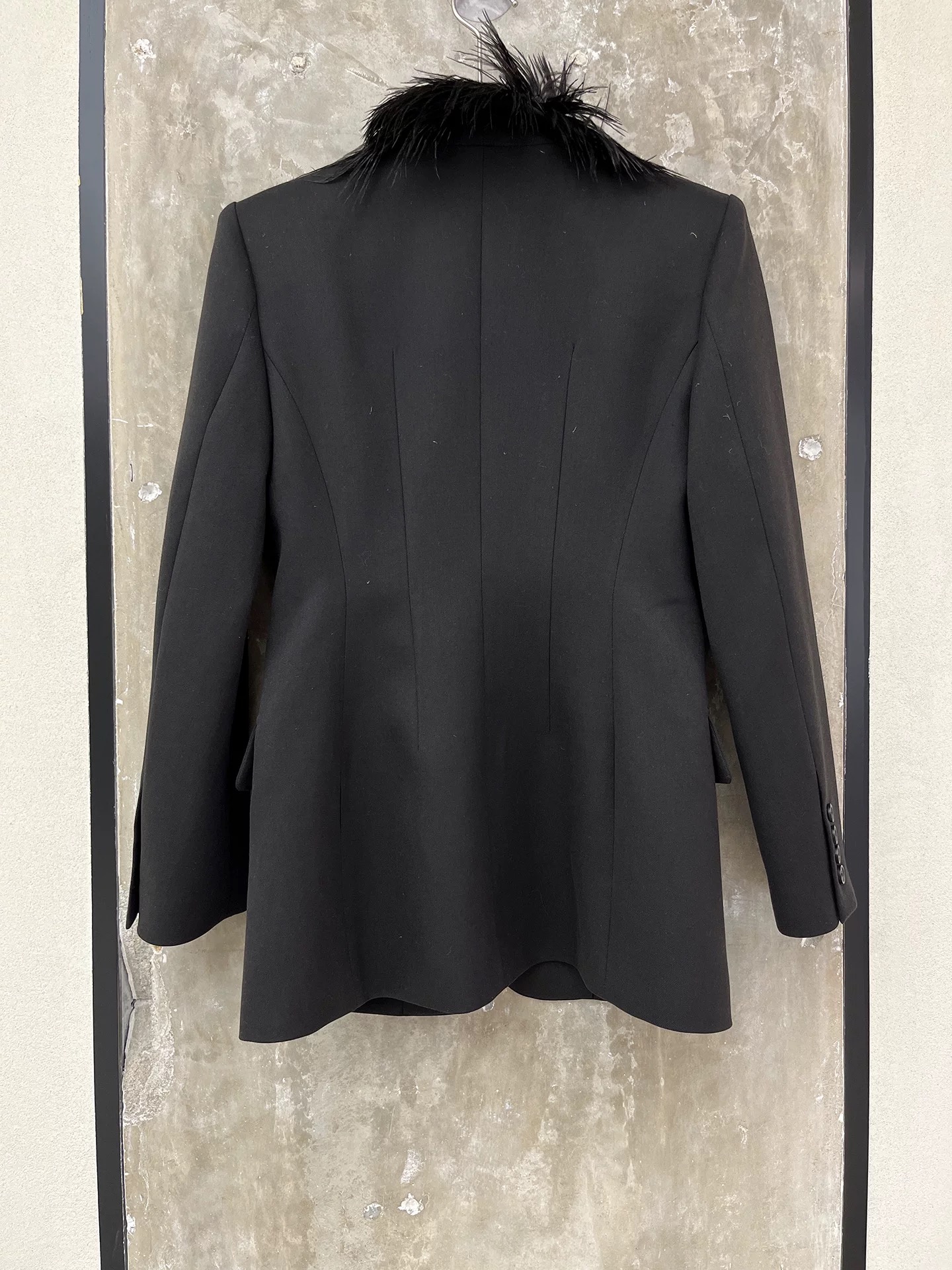 Ostrich fur collar suit jacket - đánh giá và giá Wool Suit Jacket